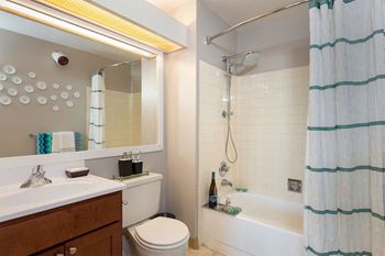 Tub/shower combination